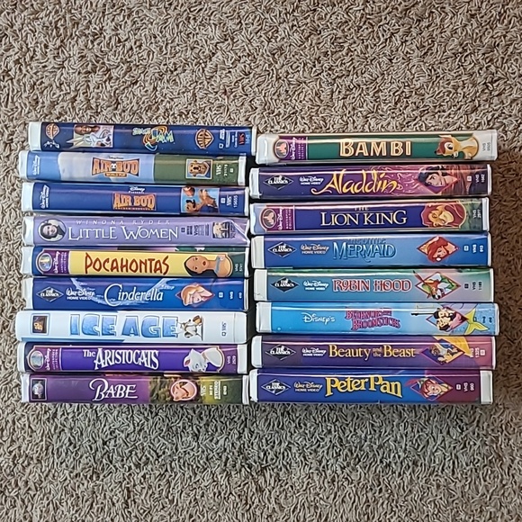 Disney Other - 17 VHS Movies 13 Disney Classics
